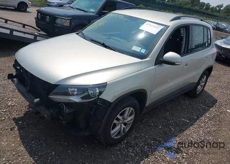 2015 Volkswagen Tiguan S z USA, uszkodzony, nr VIN WVGAV7AX9FW594437